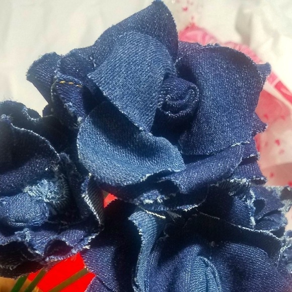 Tasty Raw Edge Denim The Forever Rose Trio - Picture 3 of 3